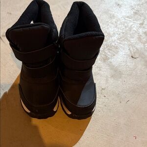 Black/pink Winter Boots